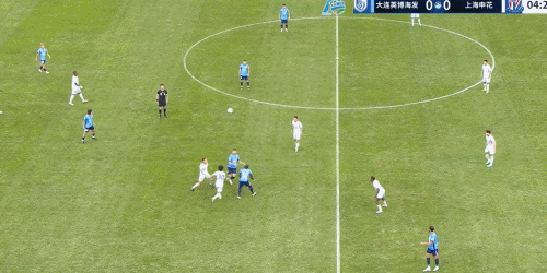 足协杯：大连英博1-0战胜申花晋级四强，黄子豪与米内罗双双染红